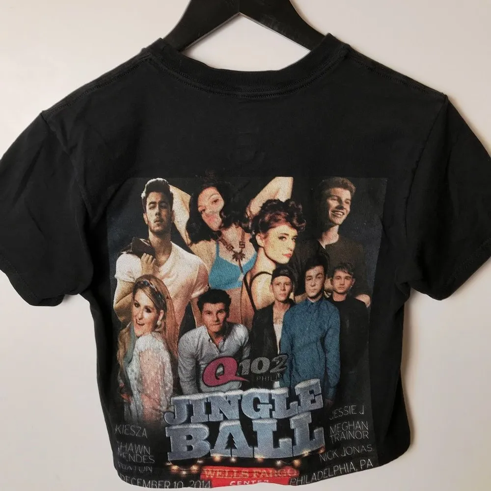 Q102 Philly Jingle Ball T Shirt Artists Singers Double Sided Graphic Tee Womens - Image 6