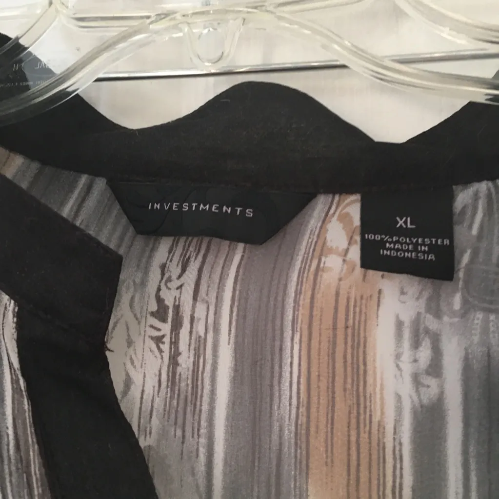 FINAL MARKDOWN Ladies sheer investments top xl - Image 4