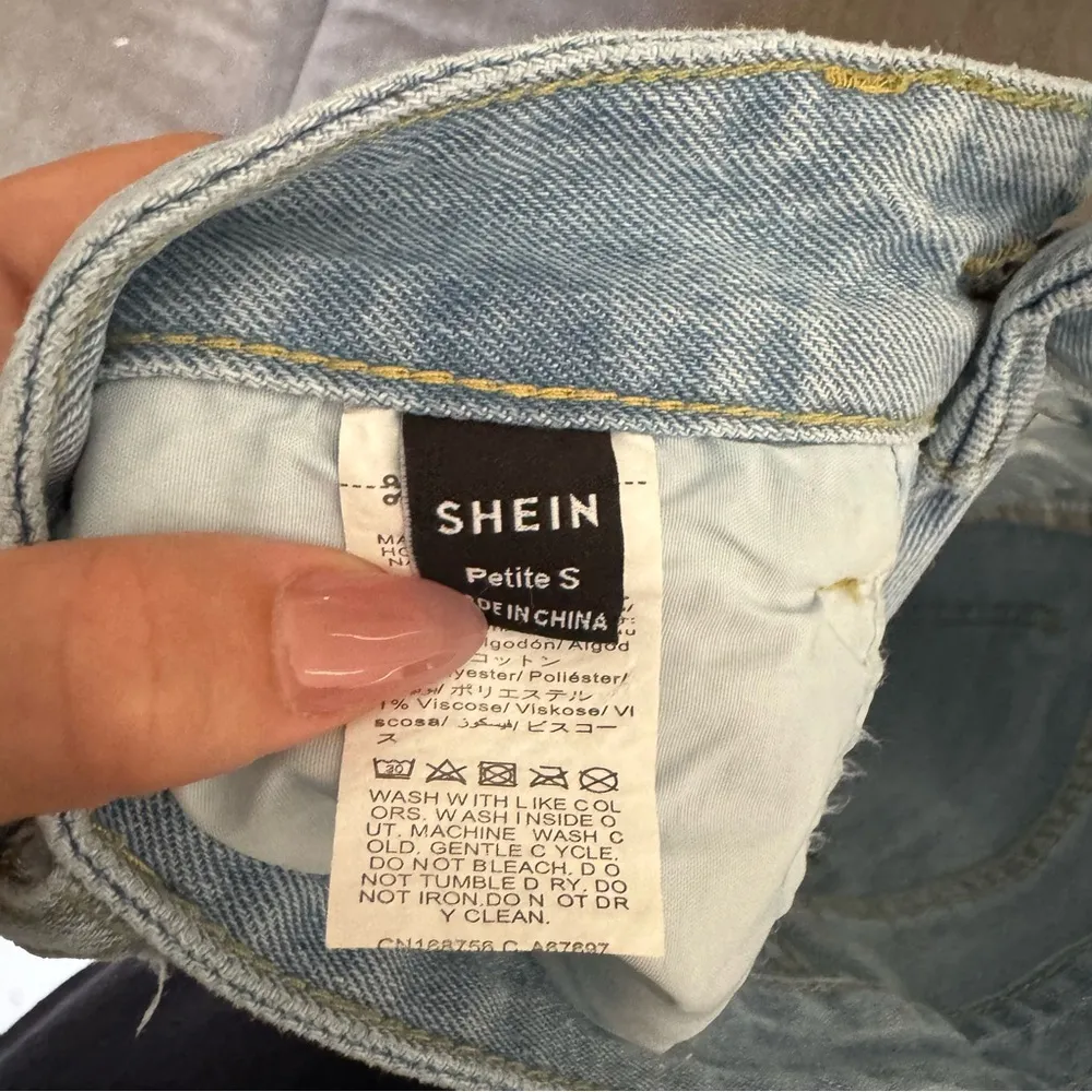 SHEIN Petite Jean Shorts - Image 3
