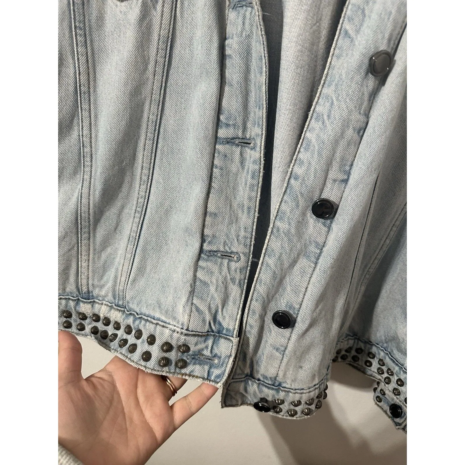 Good American Women’s Studded Boyfriend Denim Jean Jacket Sz 4/5 (XL/2XL) - Image 5