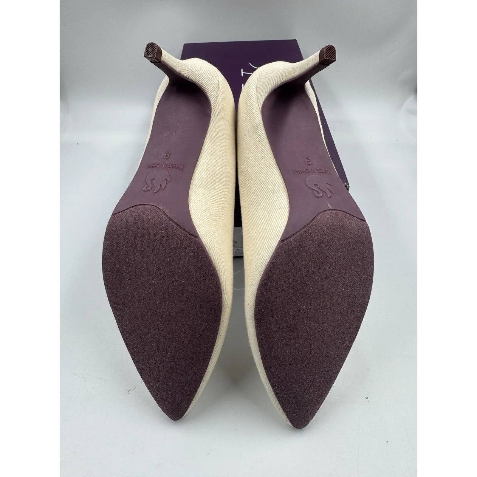 New Gloria Vanderbilt Women's Marilyn Pumps White Closed Toe Heels Sz 9 Shoes - Image 12