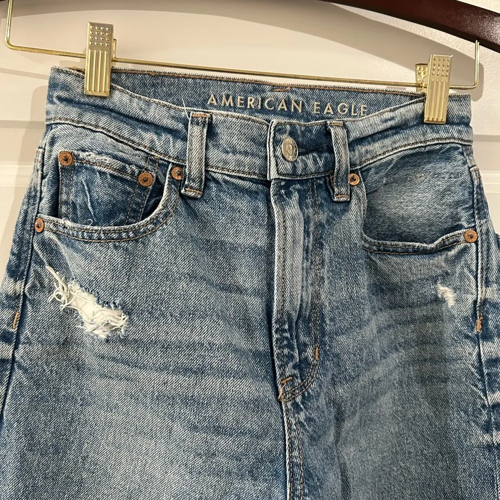 American Eagle SHORT Strigid Highest Rise Baggy Straight Jeans Blue 000 … - Image 2