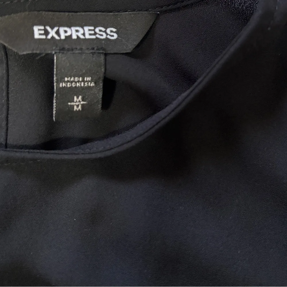 EXPRESS  Black Short Sleeve Ruffled Peplum Blouse - Image 4