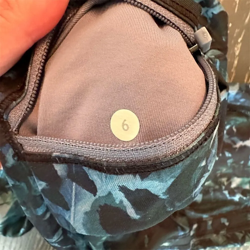 Lululemon Top Speed Crop Leggings Blue Floral Moisture - Image 7