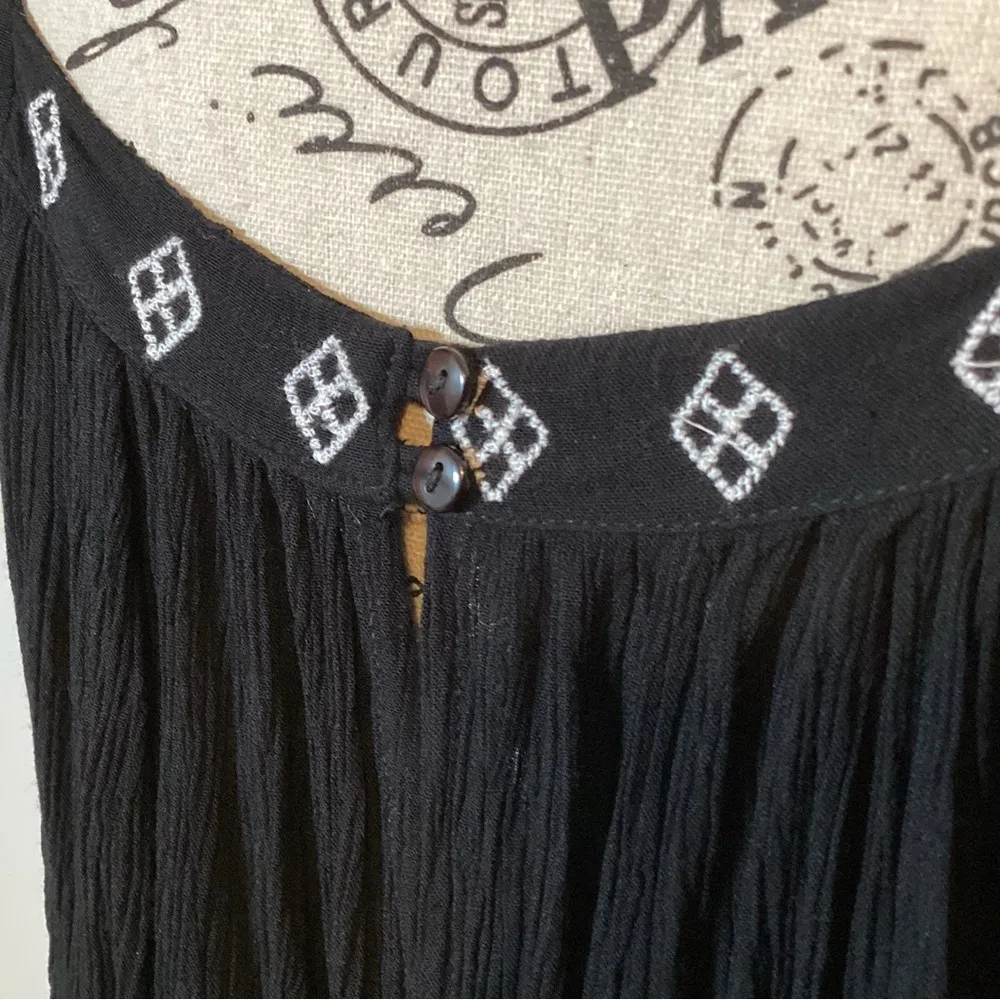 JAPNA BOHO OFF THE SHOULDER BLACK EMBROIDERED COLD SHOULDER TOP SIZE MED - Image 7