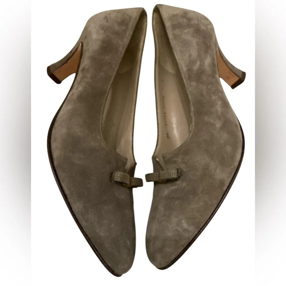 Vintage Salvatore Ferragamo Brown Flats with Bow Accent - Image 2