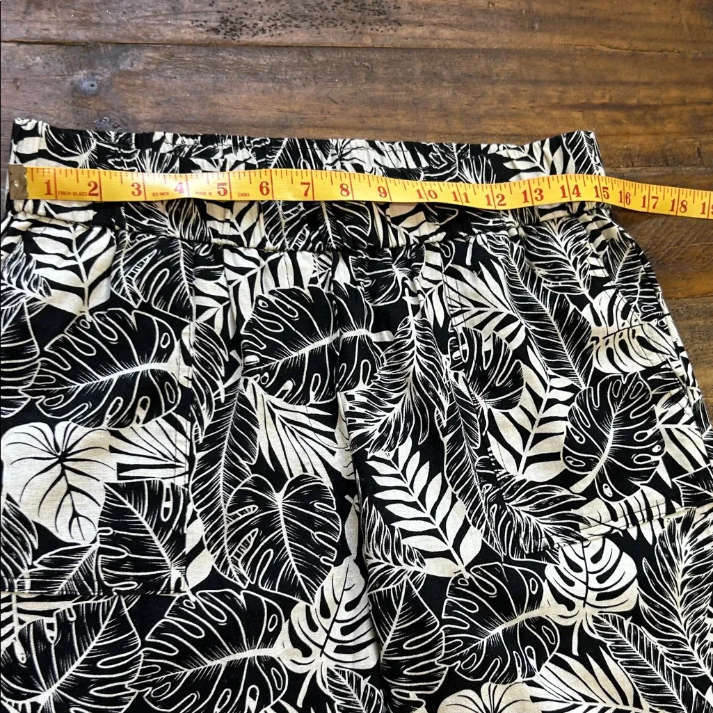 Calvin Klein Black and White Leaf Print Pants - Image 3