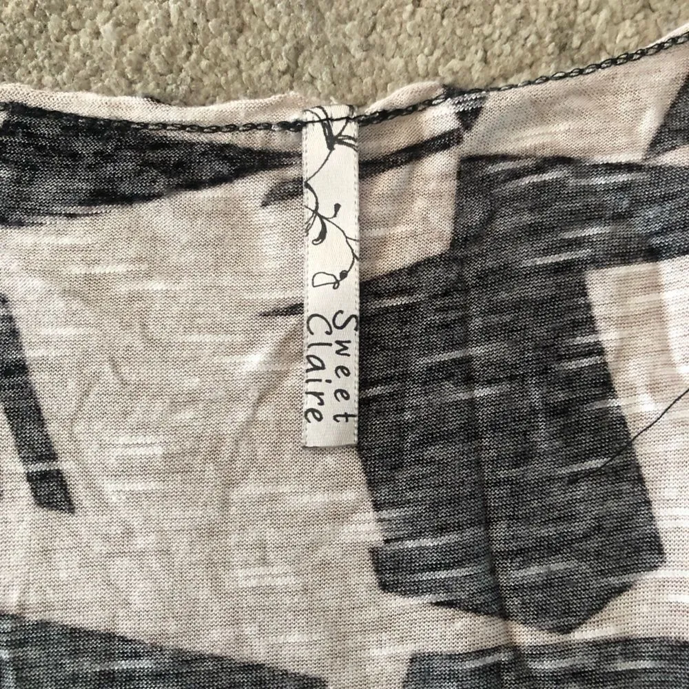 Sweet Claire Taupe/Black rayon tank M - Image 4