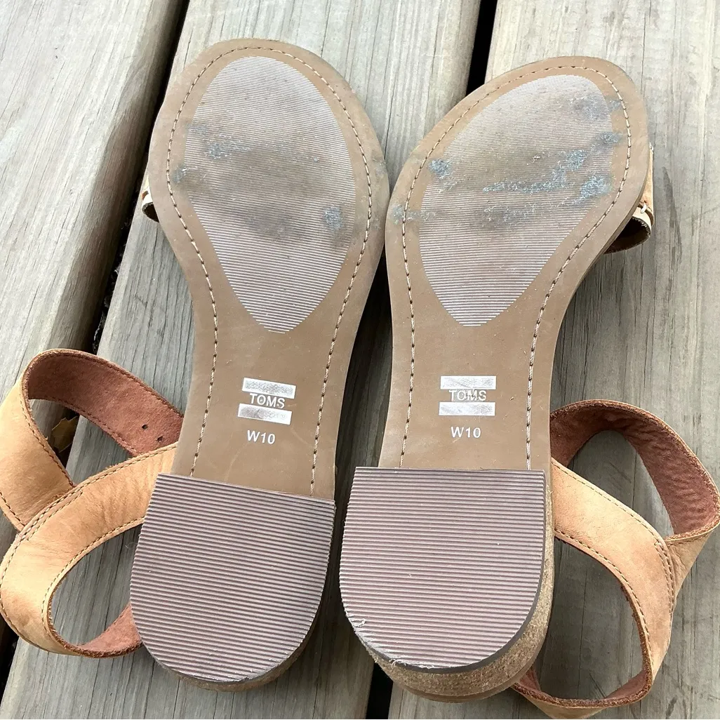 TOMS Women's Tan Sandals - Image 9