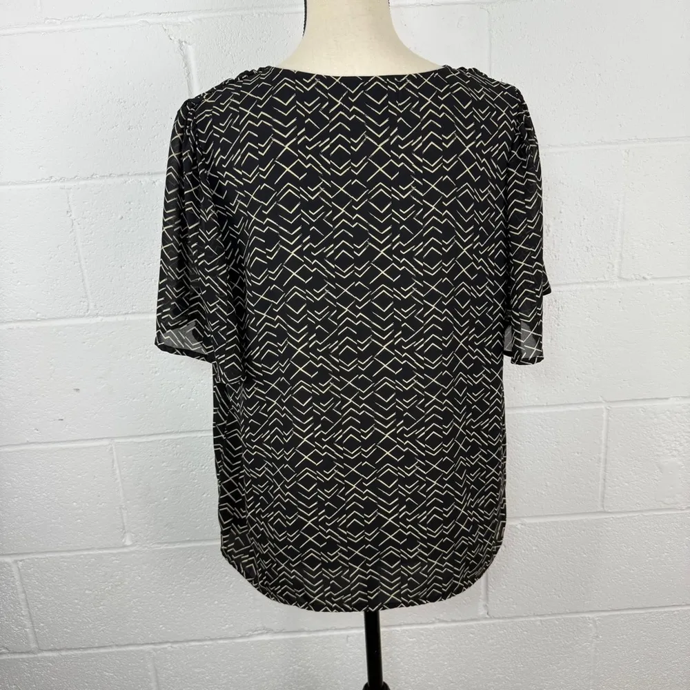 Nordstrom Rack Women's Black & Tan Broken Diamonds V-Neck Flutter Sleeve Blouse - Image 6