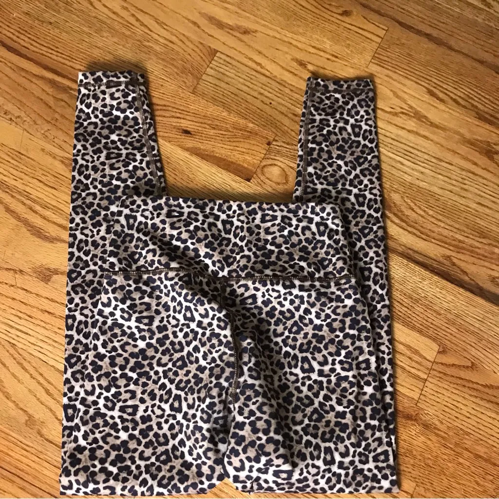 American Eagle Leopard Print Leggings - Image 7