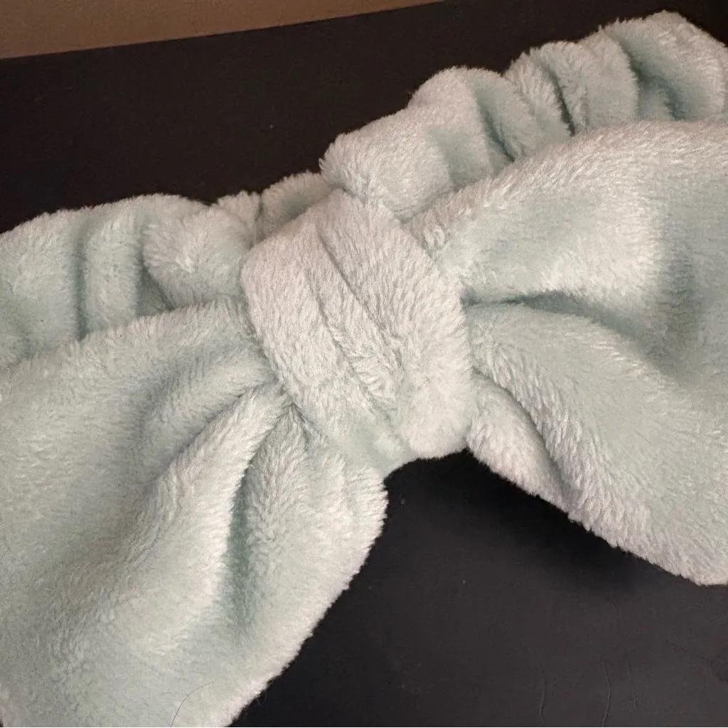 Plush Bow Spa Headband Green - Image 4
