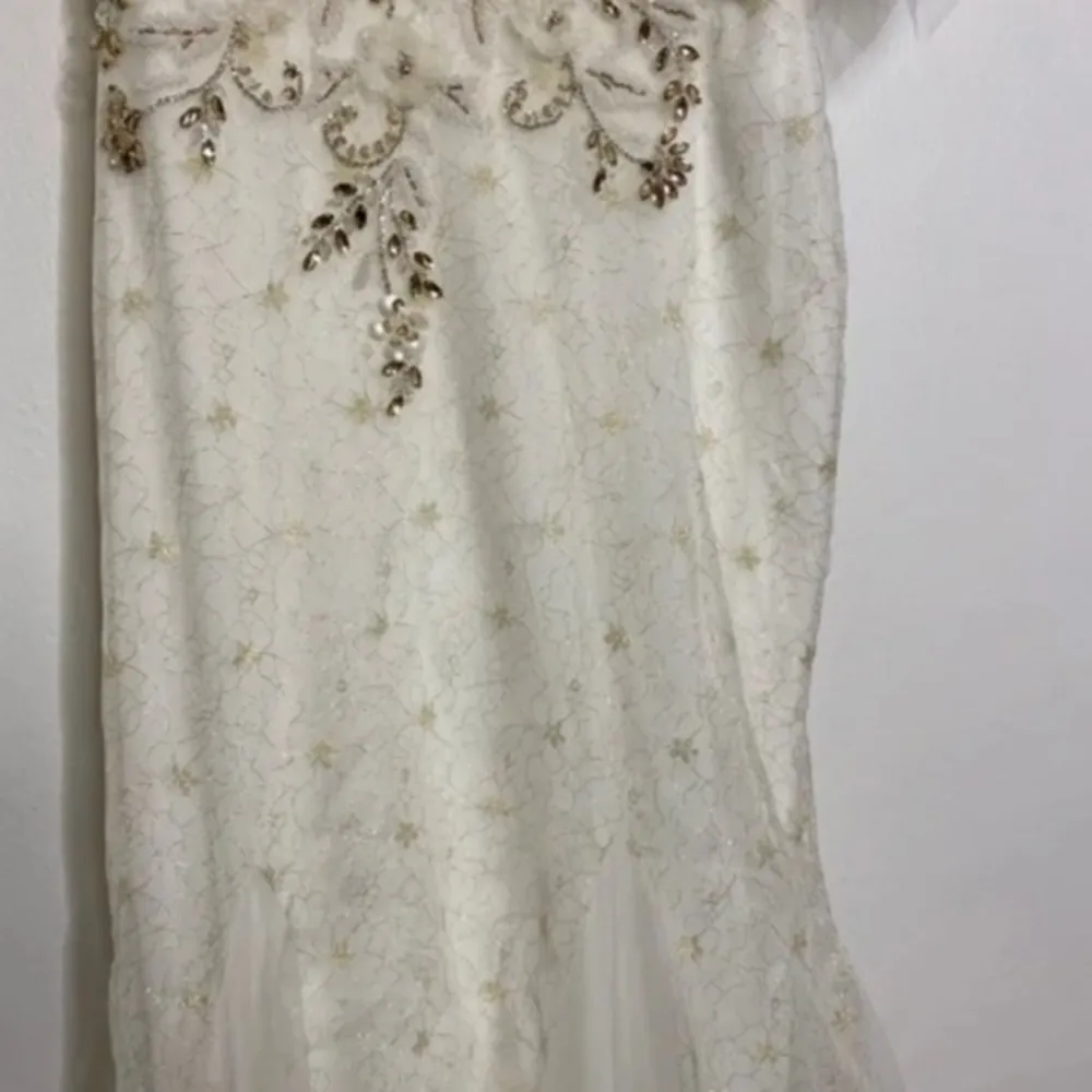 Mac Duggal Embellished Sleeveless Bow Tie Shoulder V-Neck Mermaid Gown - Image 6