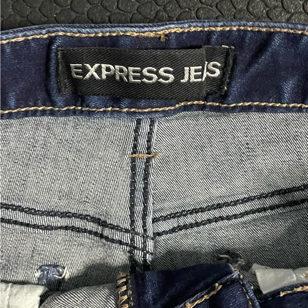 Express jeans dark blue‎ cuffed jean shorts size 0 - Image 2
