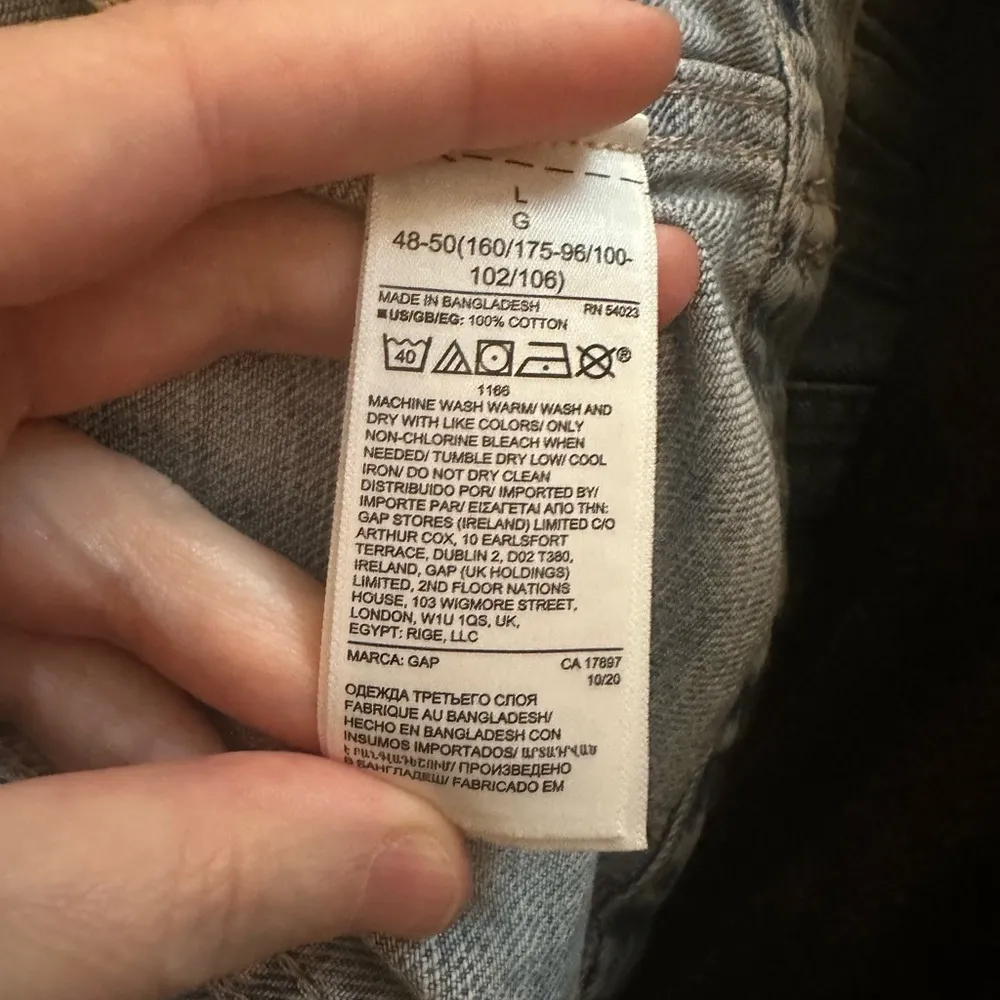 Gap 90’s Fit Denim Jacket Light Distressed Wash 100% Cotton Crop Style Size L - Image 6