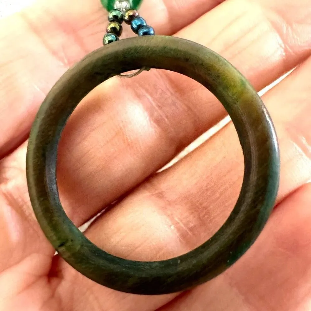 Green open circle beaded pendant necklace - Image 2