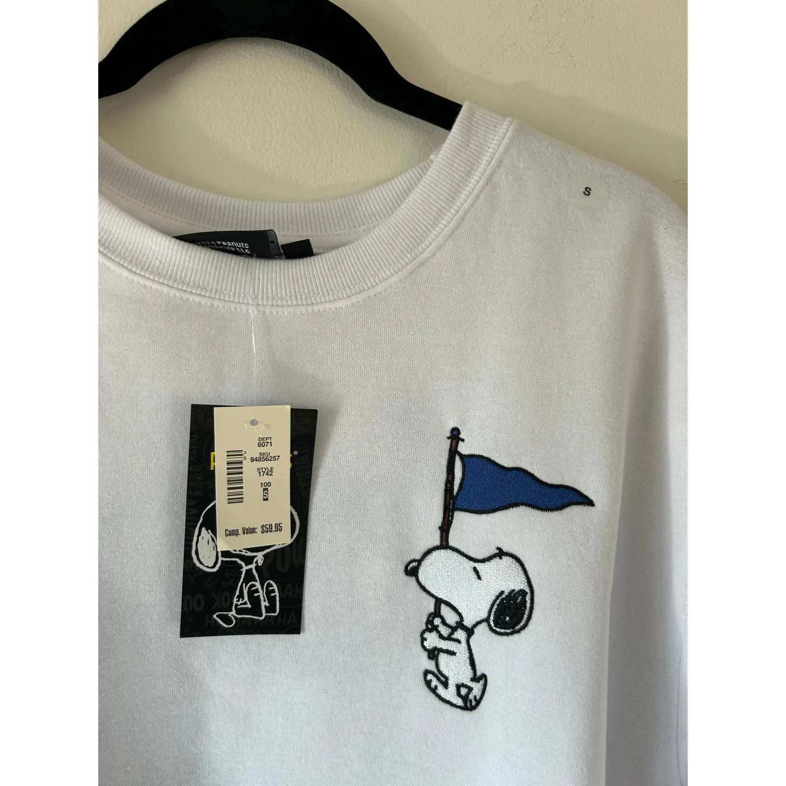 Peanuts Snoopy white crewneck sweatshirt womens S NWT - Image 2