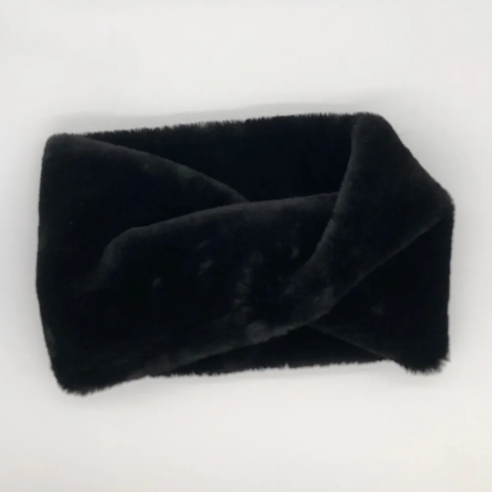 Akira Avondale Furry Collar scarf NWOT - Image 4