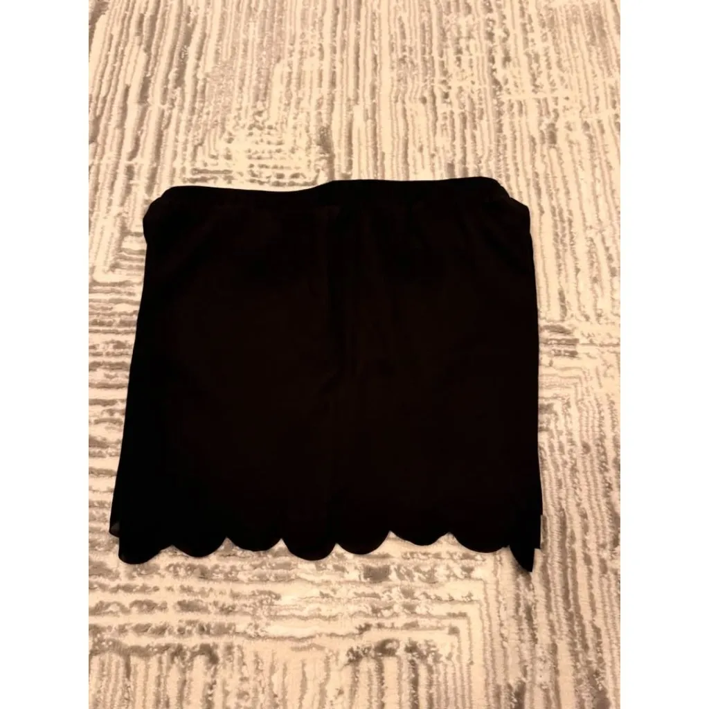 NEW Lauren Conrad women's small black scalloped shorts w/pockets - Image 4