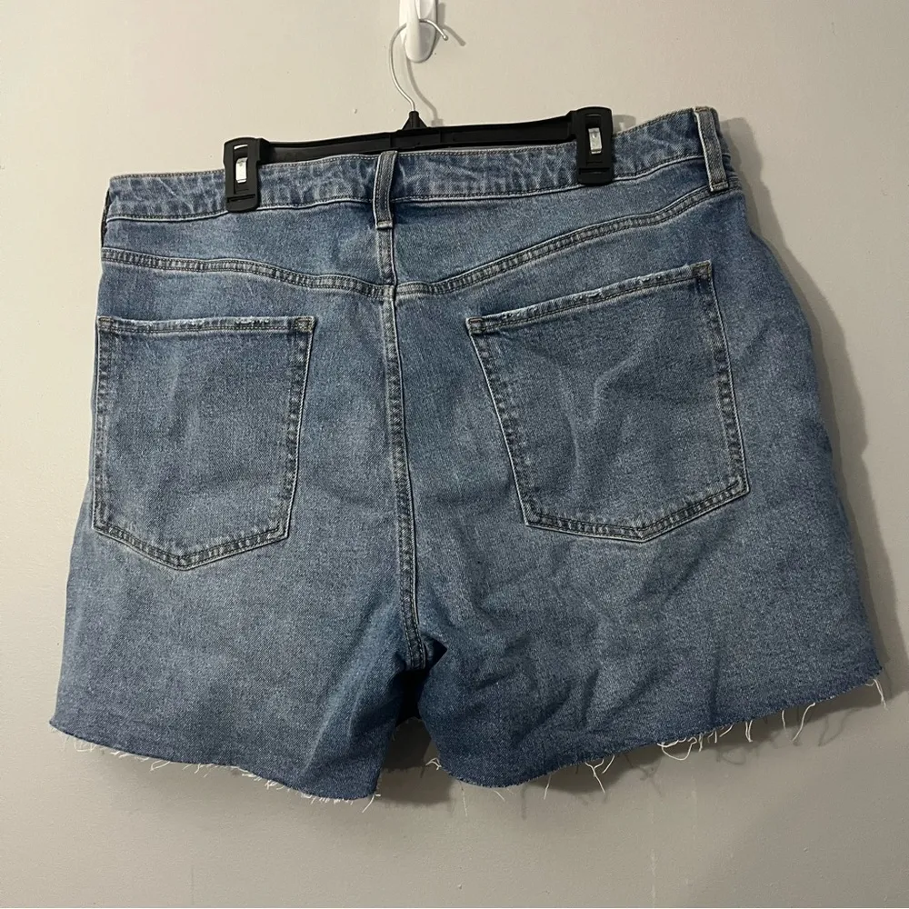 Old Navy curvy High-Rise button fly OG straight Jean shorts 5”inseam size 18 NWT - Image 2