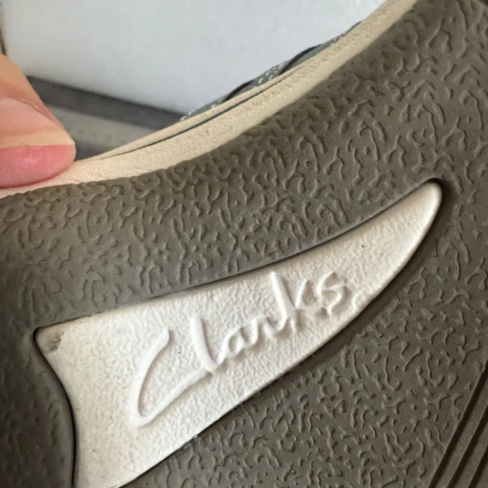 Clarks Gray and White Sandals - Image 8