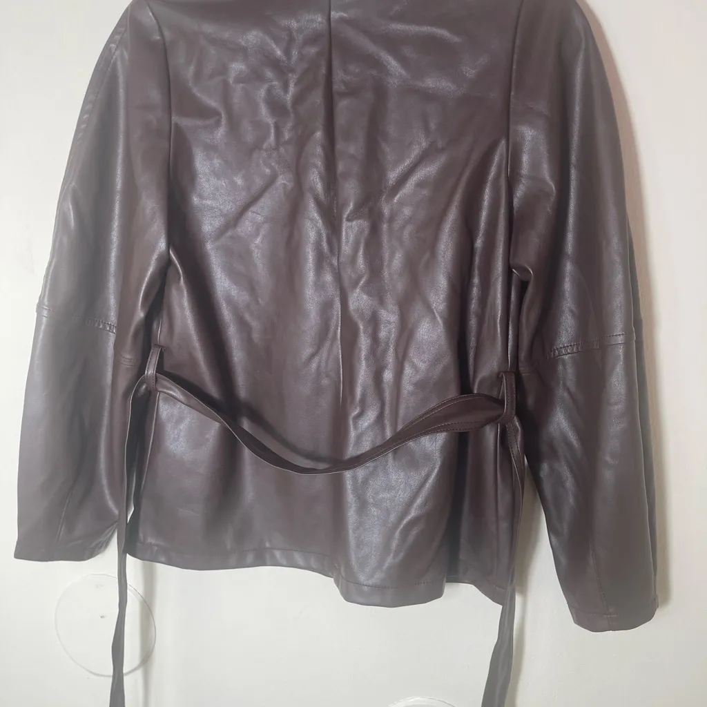Banana Republic brown vegan leather jacket - Image 4