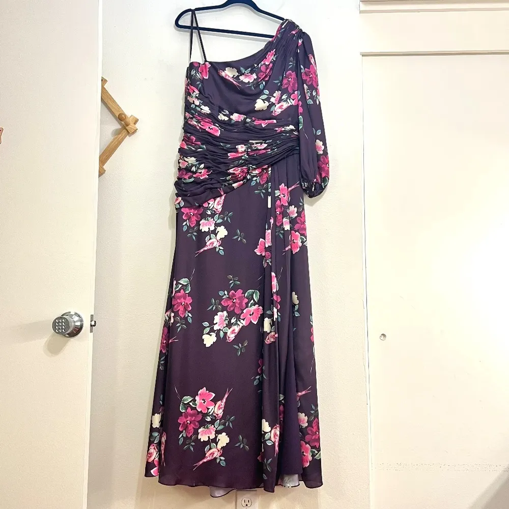 Mac Duggal Ieena 2634 Floral Print One Sleeve Gown - Image 3