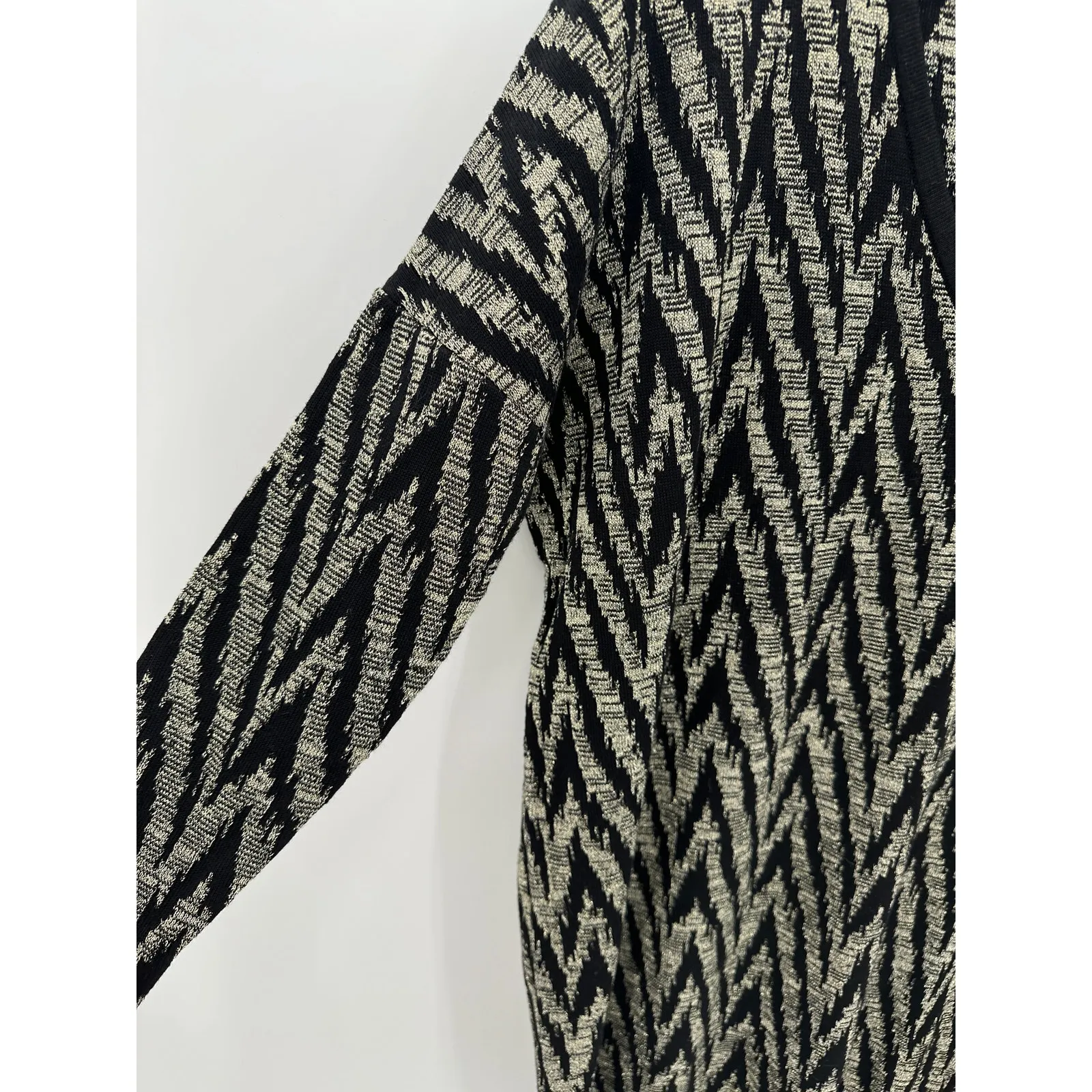 Callahan Black Gold Chevron Print Knit V Neck Sweater Dress Viscose Size Medium - Image 5