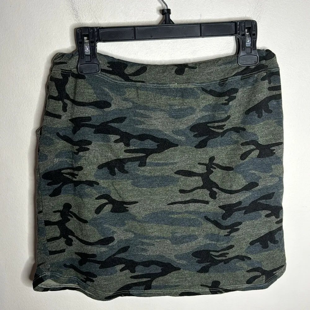 Sundry Evereve Camo Saturday drawstring jersey knit Skirt size M - Image 3
