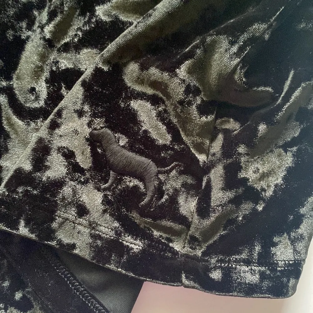 VS Pink black velvet leopard trim cami, size large - Image 2