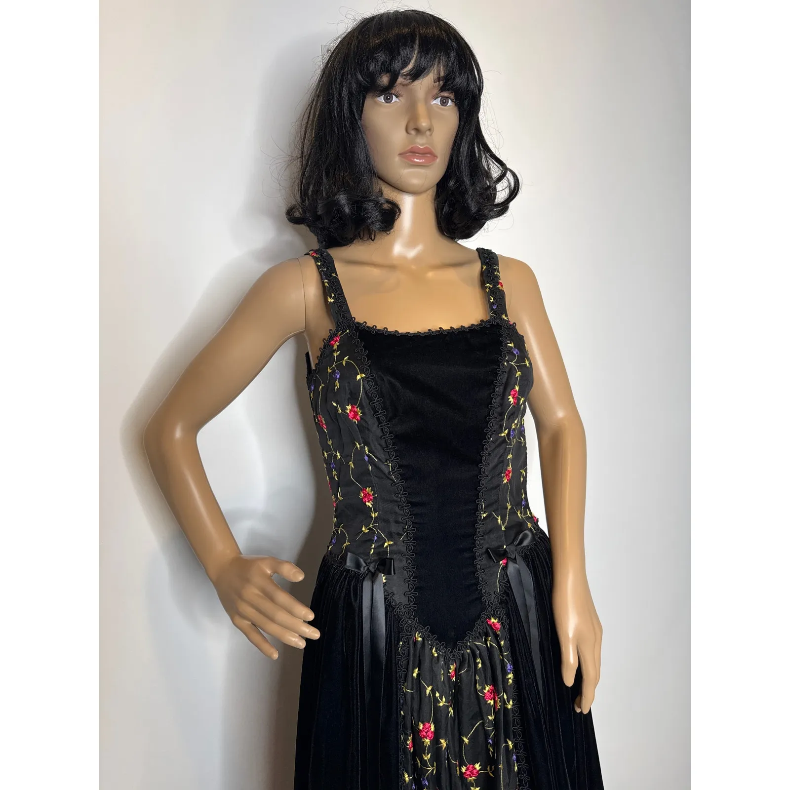 Late 80s Jeannie Nitro Gothic black velvet silk floral embroidered corset gown s - Image 9