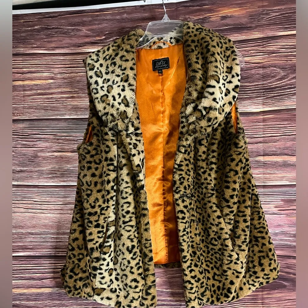 UBU Leopard Printed Orange Lining Vest. Size Extra Large. Tan - Image 6