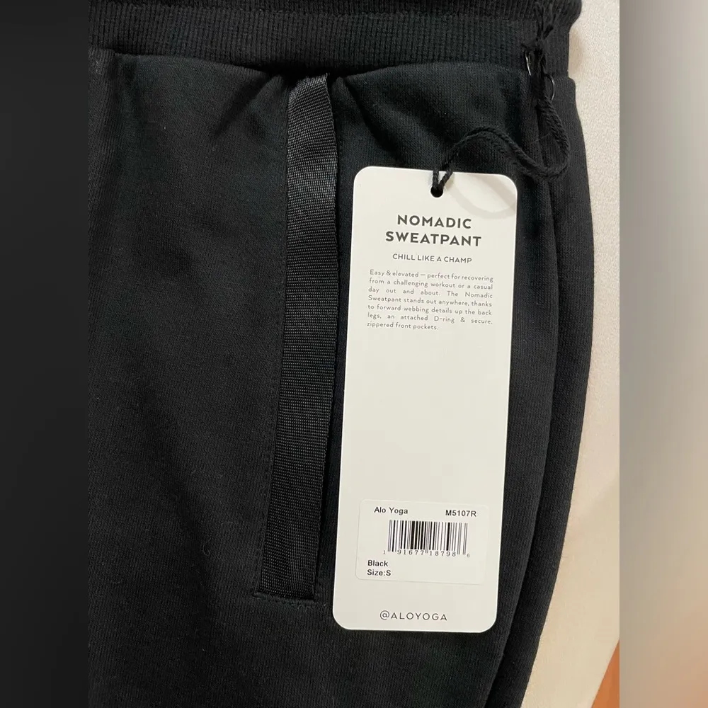 NWT Alo Yoga Nomadic Sweatpants in Black Front & Back Pockets Size S - Image 10