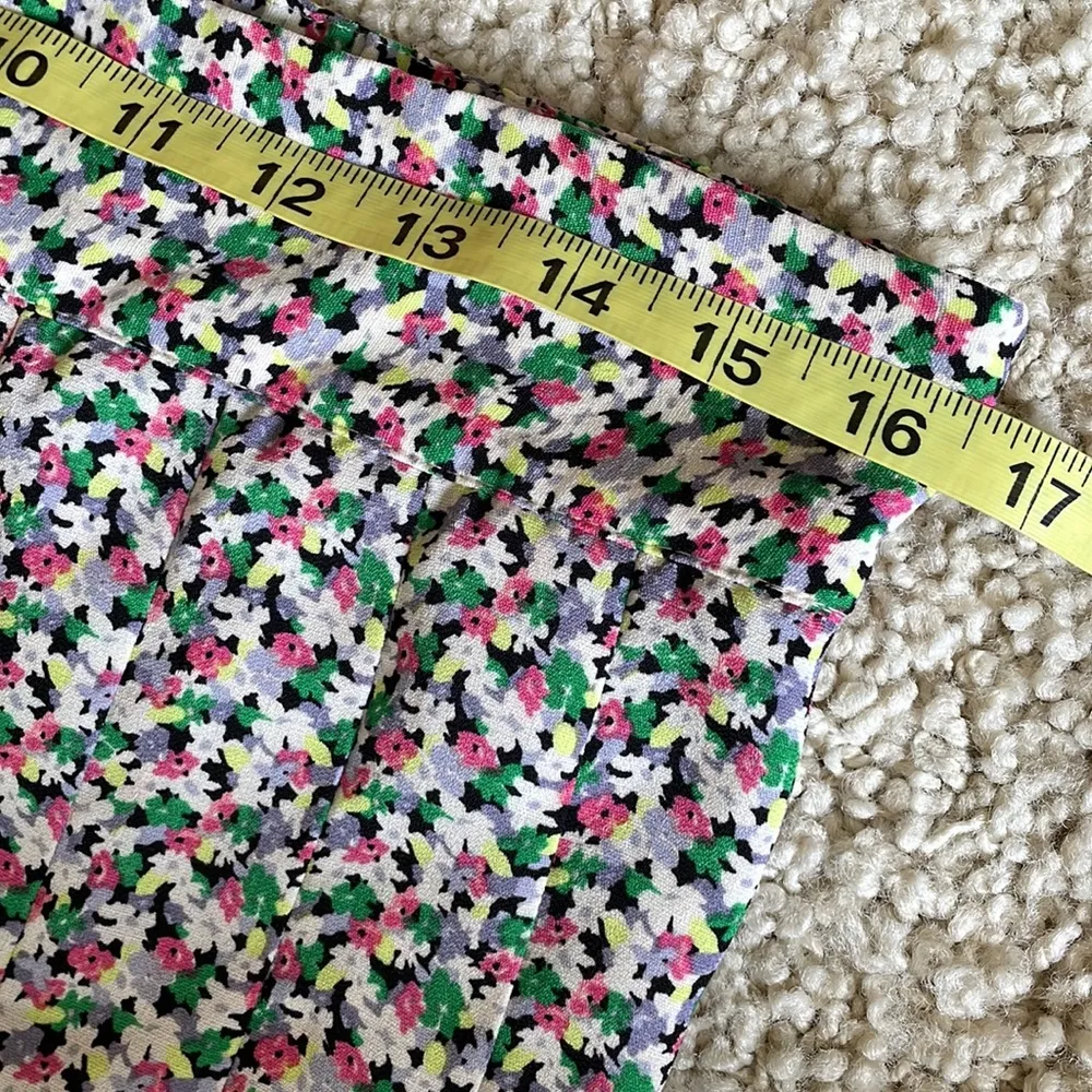 H&M cute button down floral midi flowy skirt - Image 5