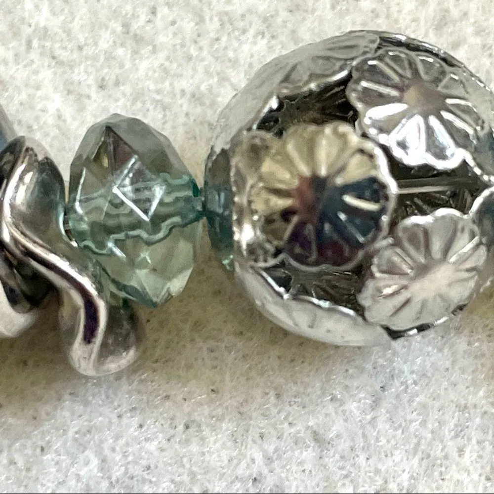 Silver tone and light green modernist necklace - Image 10