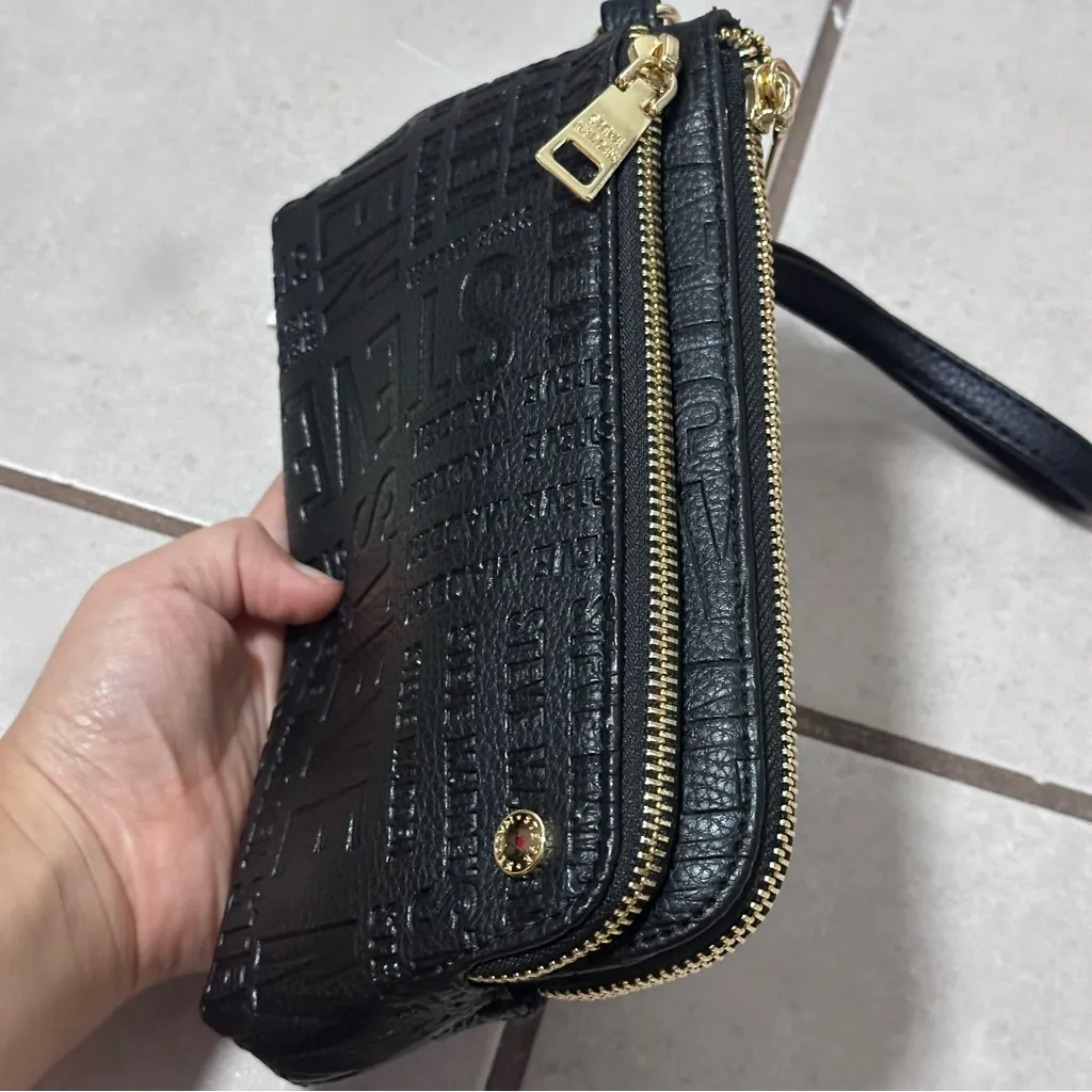 Steve Madden Women Black Wristlet Wallet. - Image 3