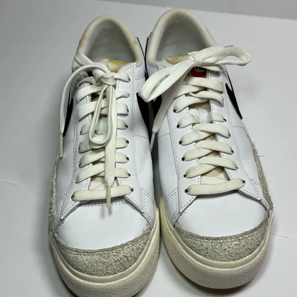 Nike Blazer Classic White and Black Low-Top Sneakers 7.5 - Image 3