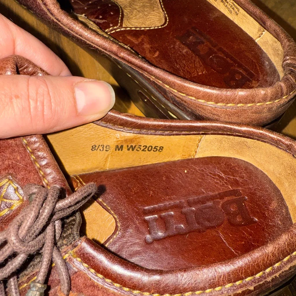 Born leather & wool red slip‎ on clogs size 8/39 boho classic leather casual - Image 5