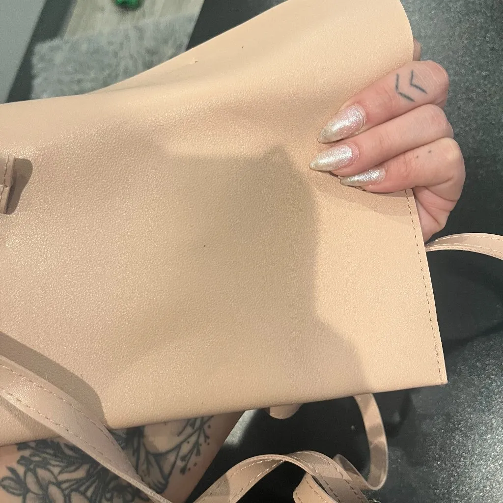 Light Pink NWOT Womens Purse Pocketbook Crossbody Small - Image 2