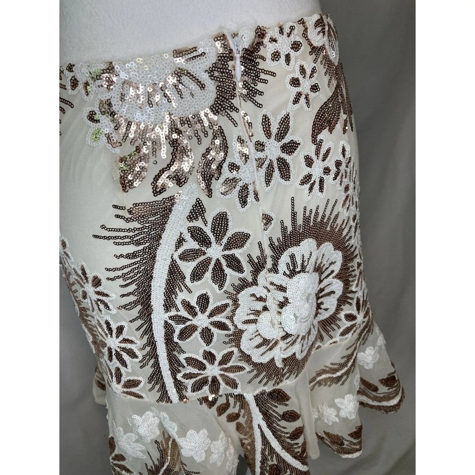 Wedding Cocktail Party Dress Women’s M Gold White Sequins Ruffle Open Back Angel - Image 5