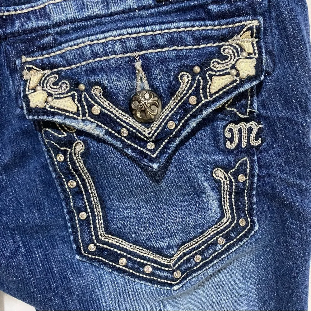 Miss Me Blue Capri Cropped Jeans Embellished Design Low-Rise Size 25 Dark Blue - Image 12