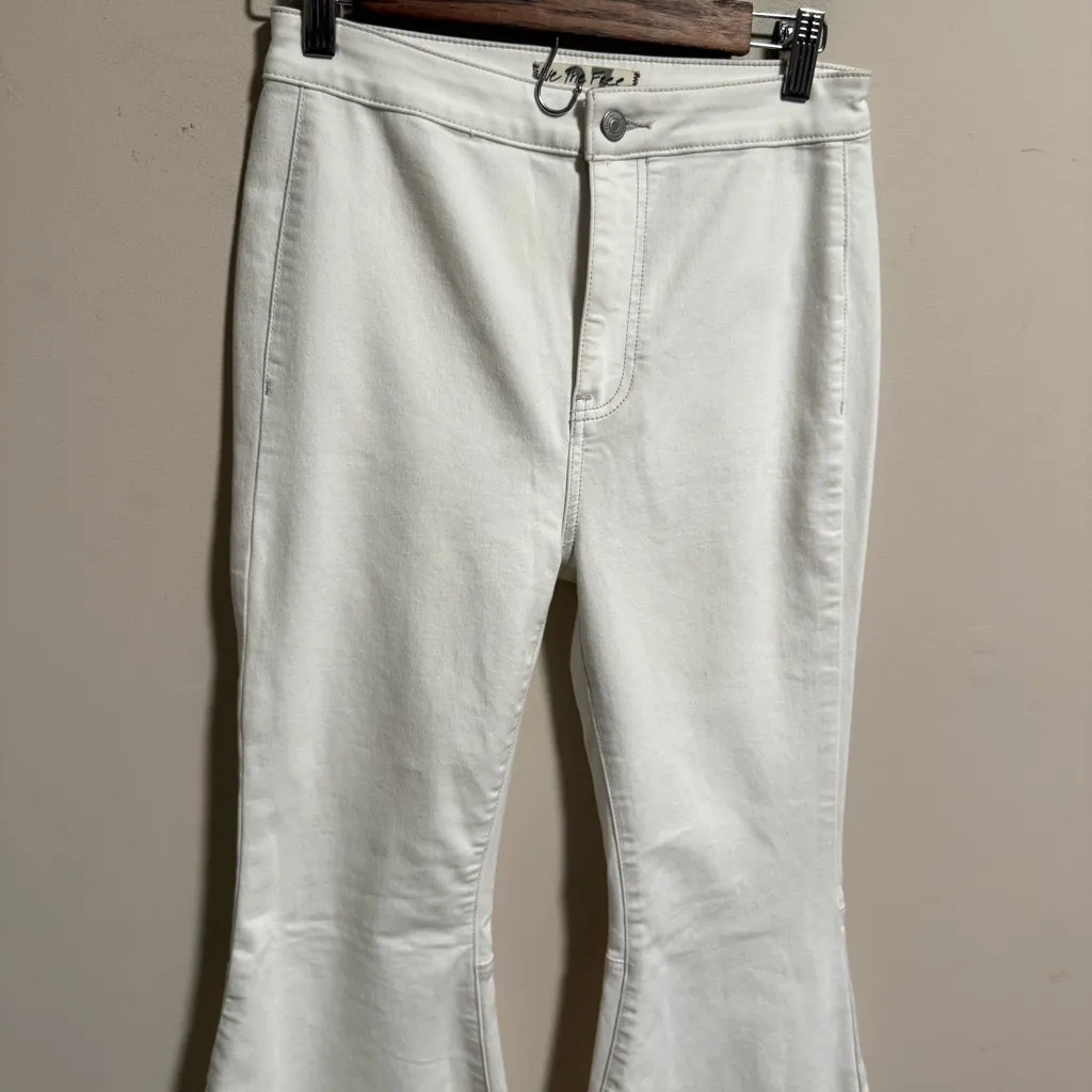 Free People Just Float On White Bell Bottom Boho Hippie Flared Jeans- Size 27 - Image 7