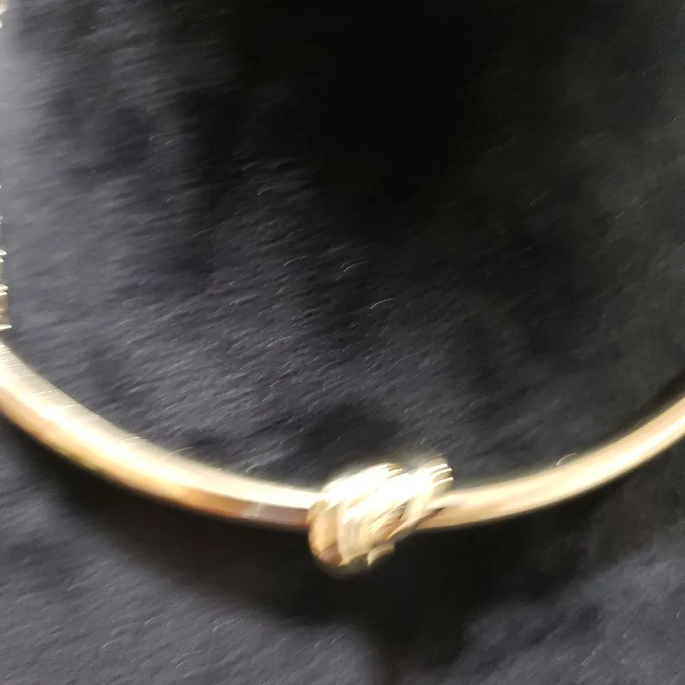 The Limited Women's Goldtone Knot Curved Bar Necklace NWT Gold - Image 4