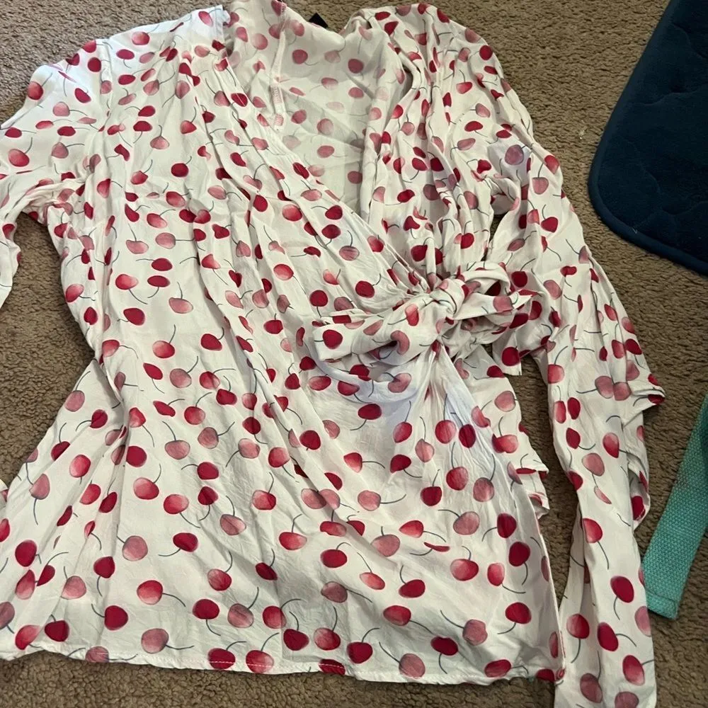 Beta brand small wrap blouse - Image 5