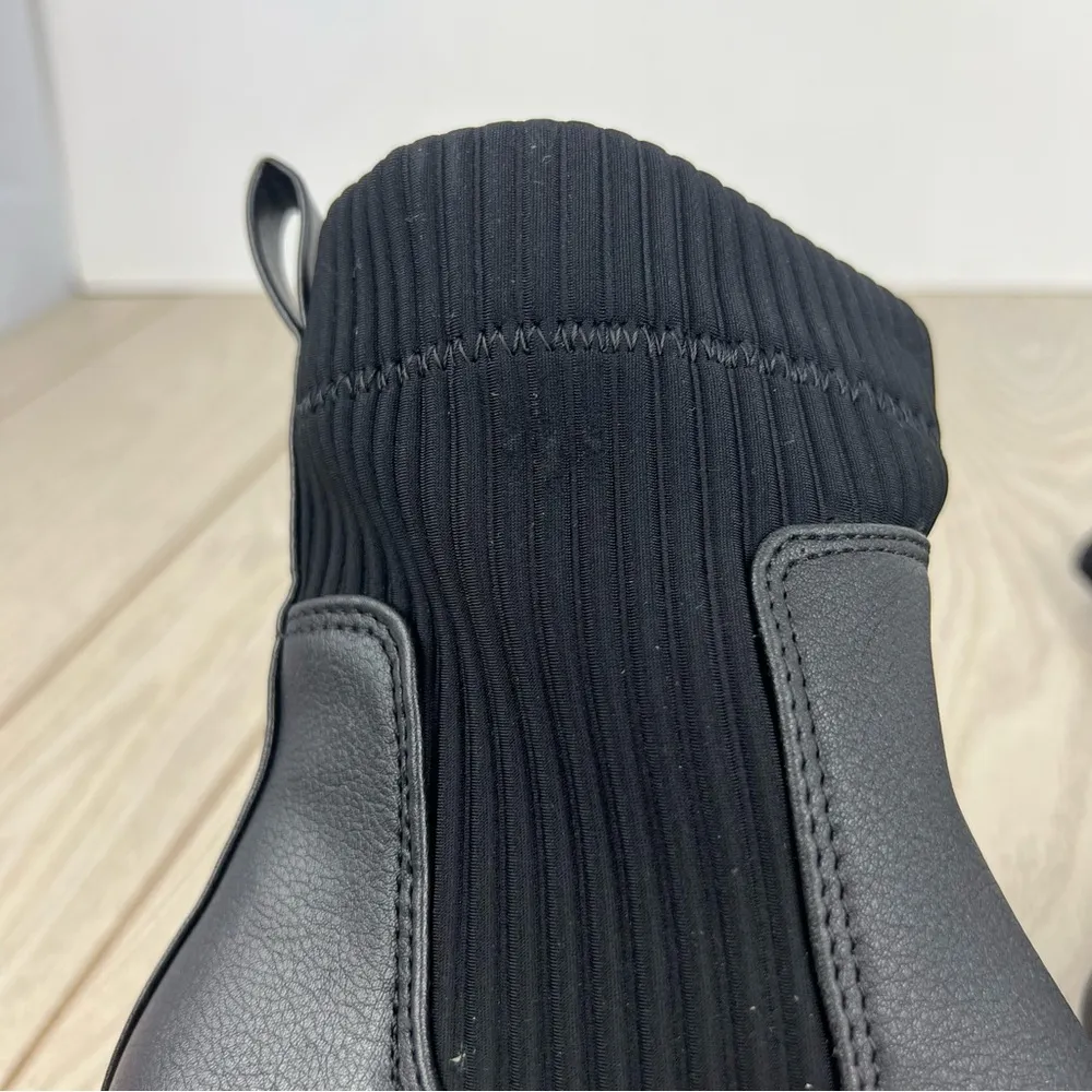 Bar III Women's Versuz Sock Top Lug-Sole Booties 7M Black Faux Leather $90 - Image 2