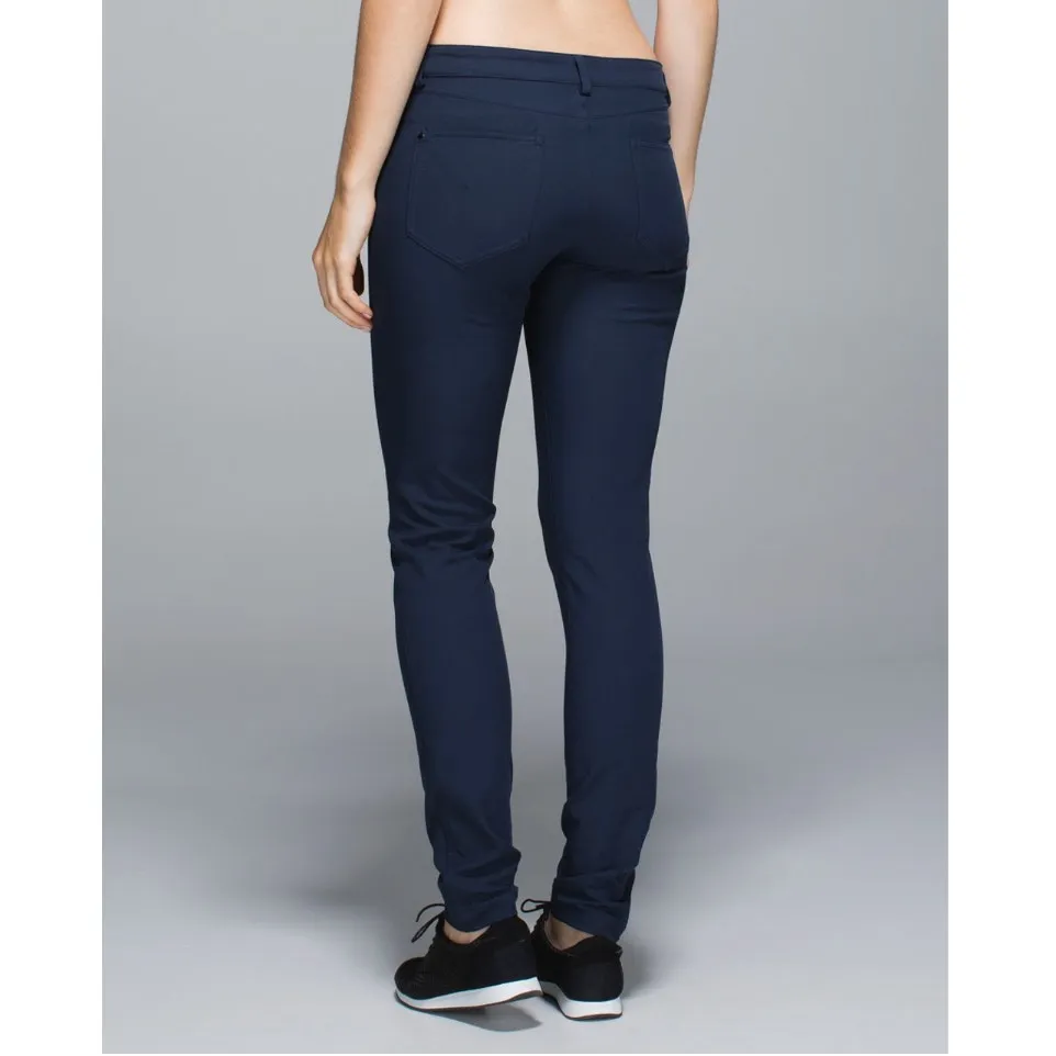 Lululemon Everyday Pant Inkwell Navy Blue Hiking Travel Work Vintage Size 6 - Image 4