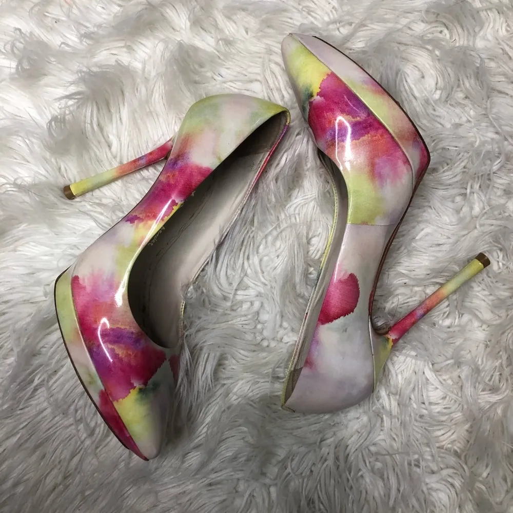 Alice + Olivia Danny watercolor platform pumps size 38 - Image 2