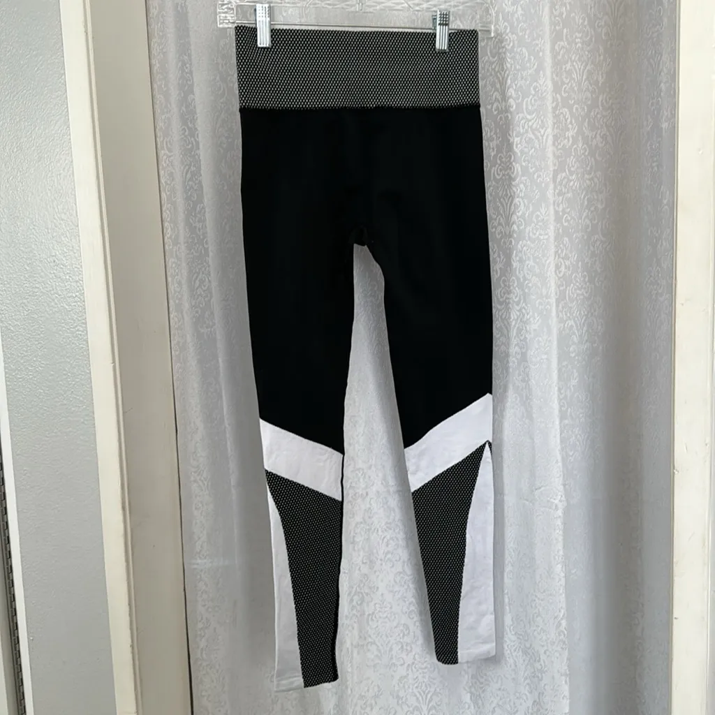 FOREVER 21 Yoga Pant Sz:S - Image 2