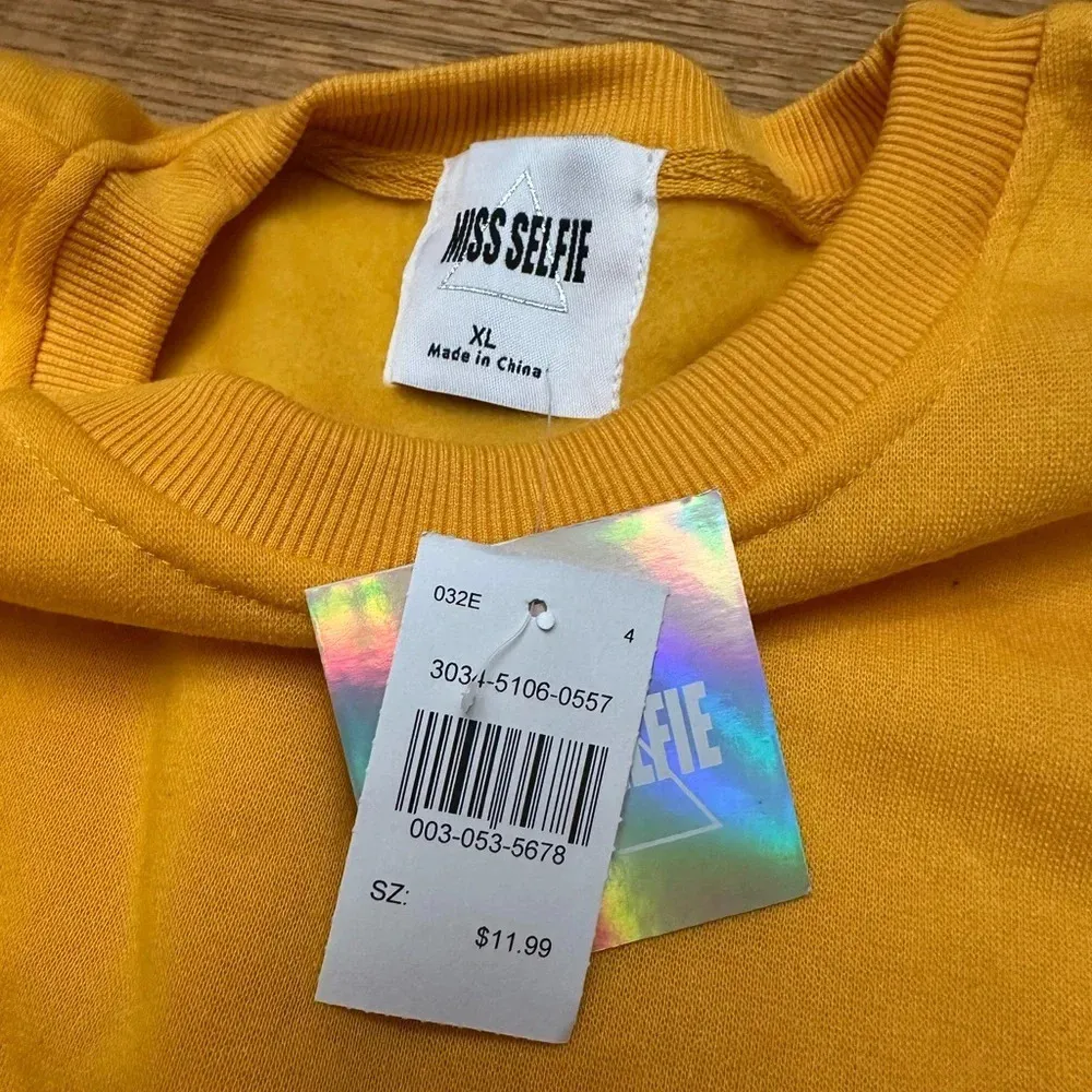 2/$15 Miss Selfie NWT yellow crew neck synch bottom 22” p2p XL Gold - Image 4