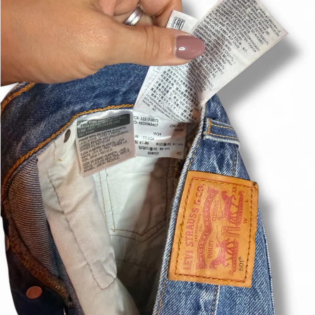 Levi's Blue Jean Shorts Size 24 - Image 3